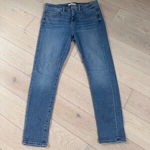 Talbots Women's Skinny Jeans in Classic Blue. Excellent condition. Size 29/8